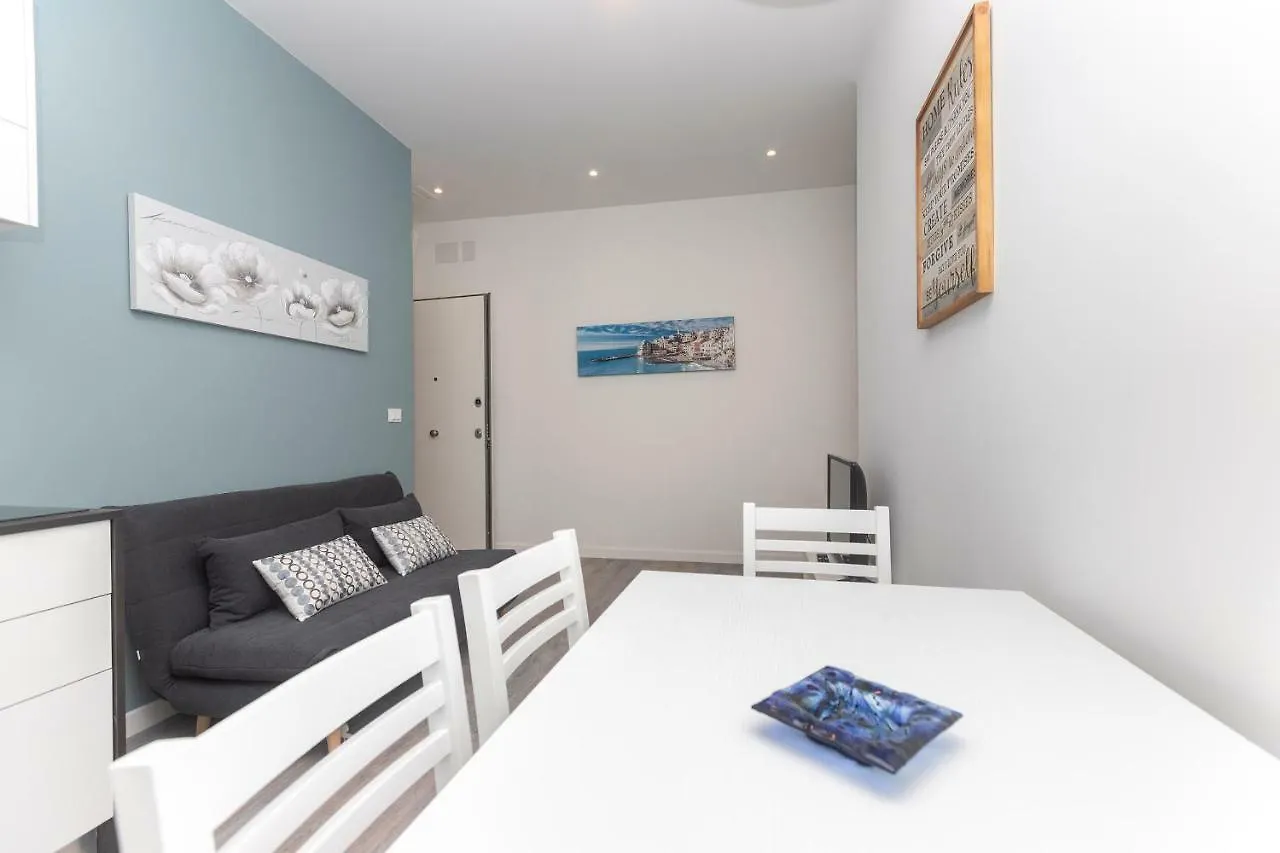 Real Italian Estate - Sails & Sweet Dreams Apartment Genoa Italy