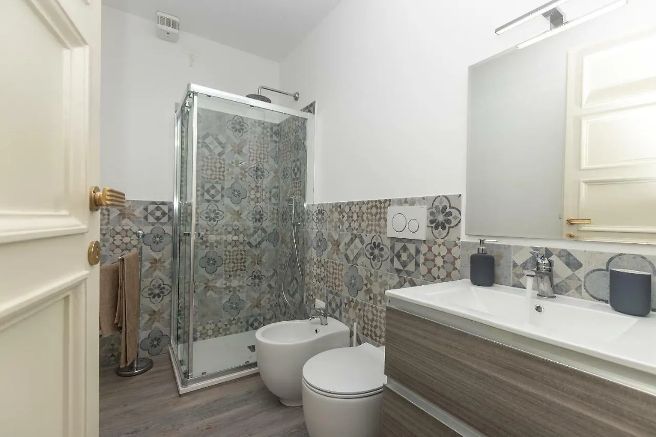 Real Italian Estate - Sails & Sweet Dreams Apartment Genoa
