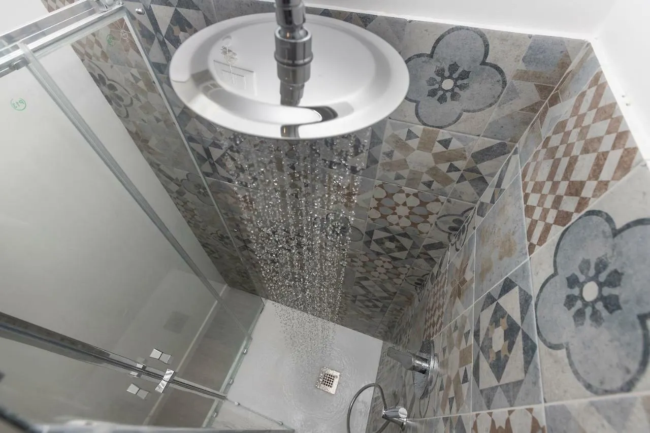 Real Italian Estate - Sails & Sweet Dreams Apartment Genoa