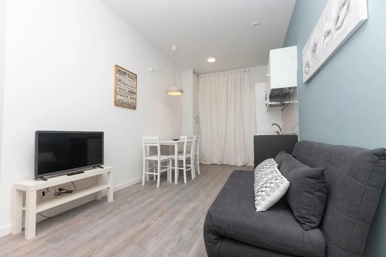 Real Italian Estate - Sails & Sweet Dreams Apartment Genoa 0*,  Italy